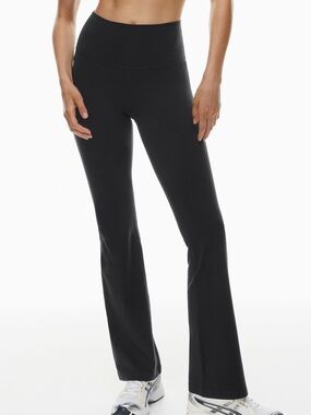 Aritzia TNAction High-Waist Black Yoga Pants, Black, Size Small